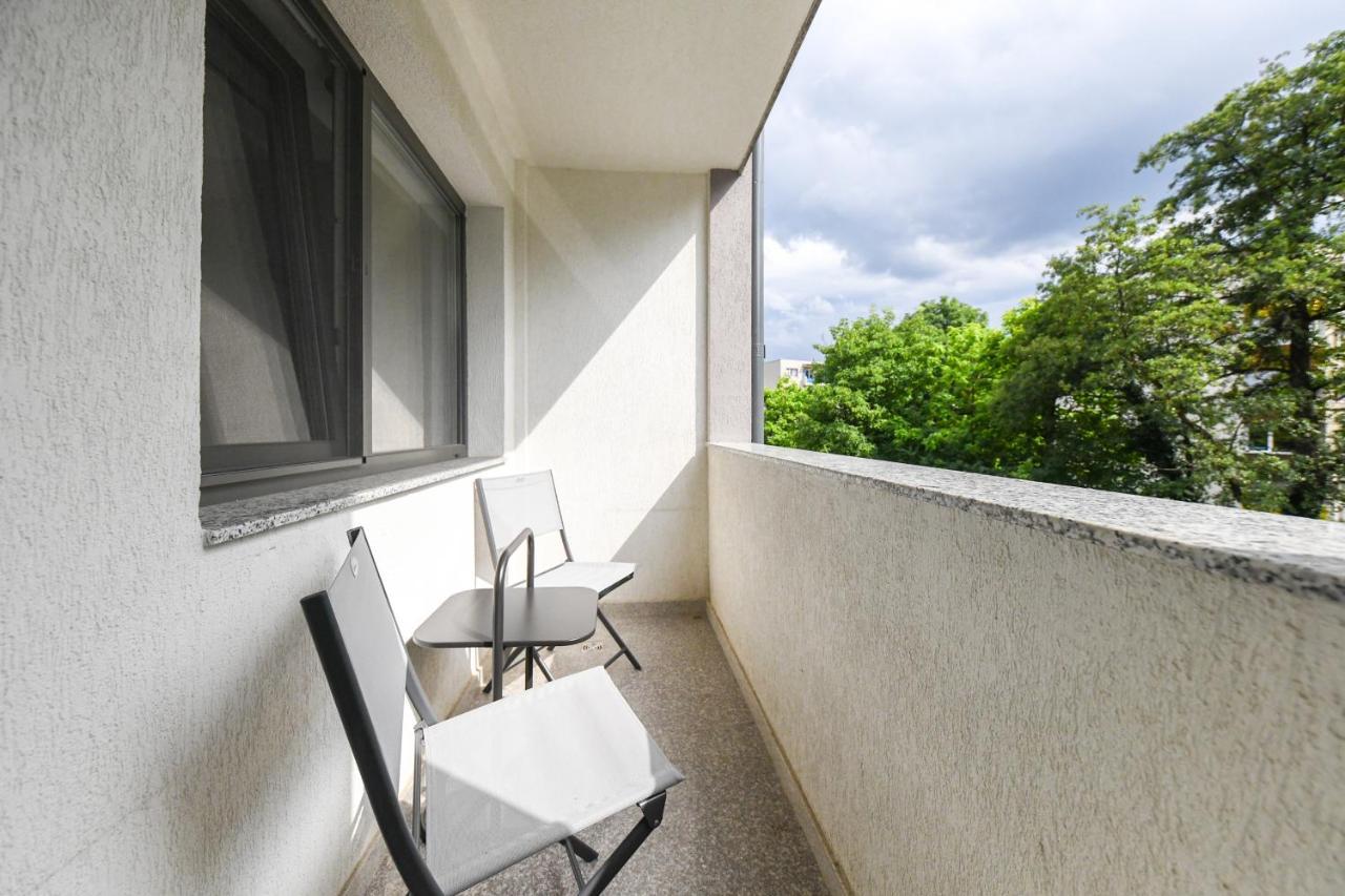 Modern Apartment In A Quiet Area Cluj-Napoca Exterior photo